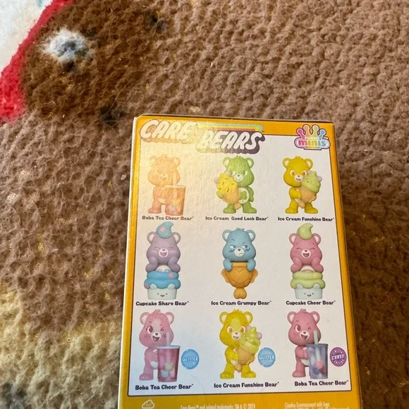 Care Bears Yellow and Green Funshine Bear Vinyl figure - Picture 2 of 3